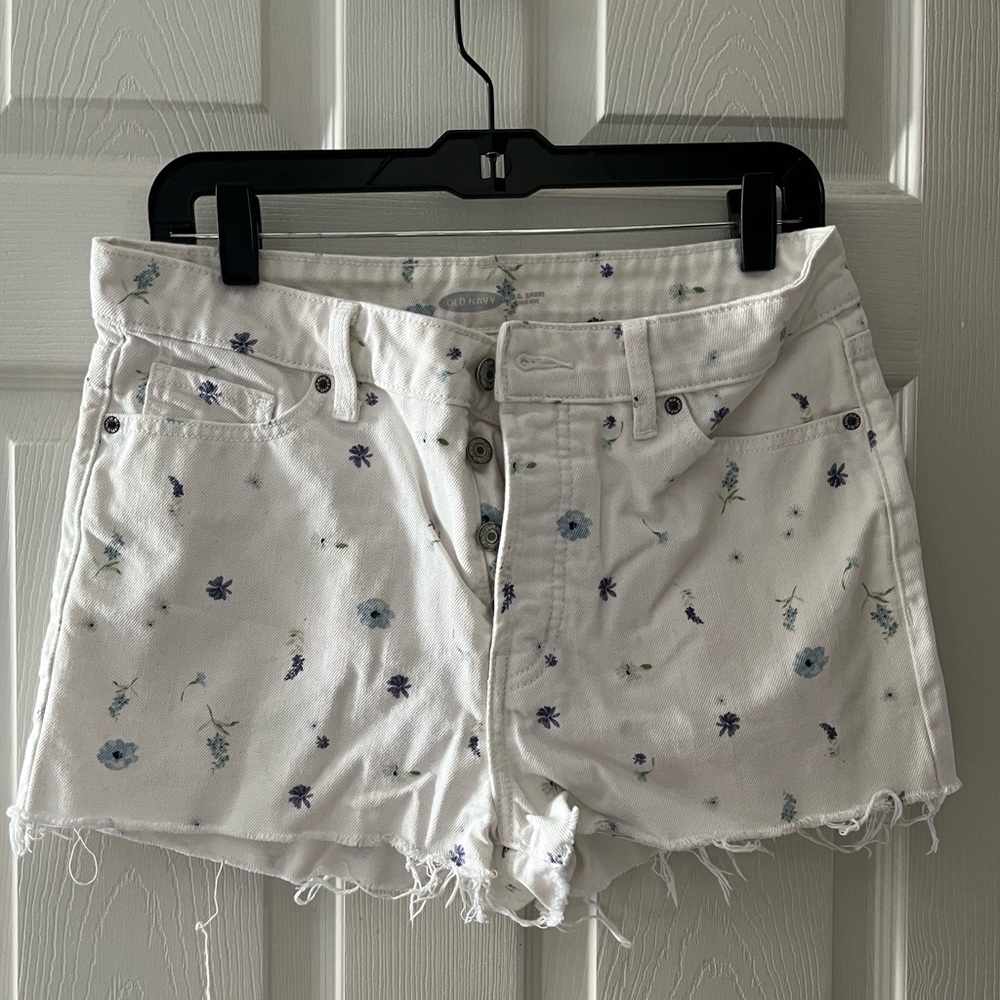 Old navy high rise cut off short